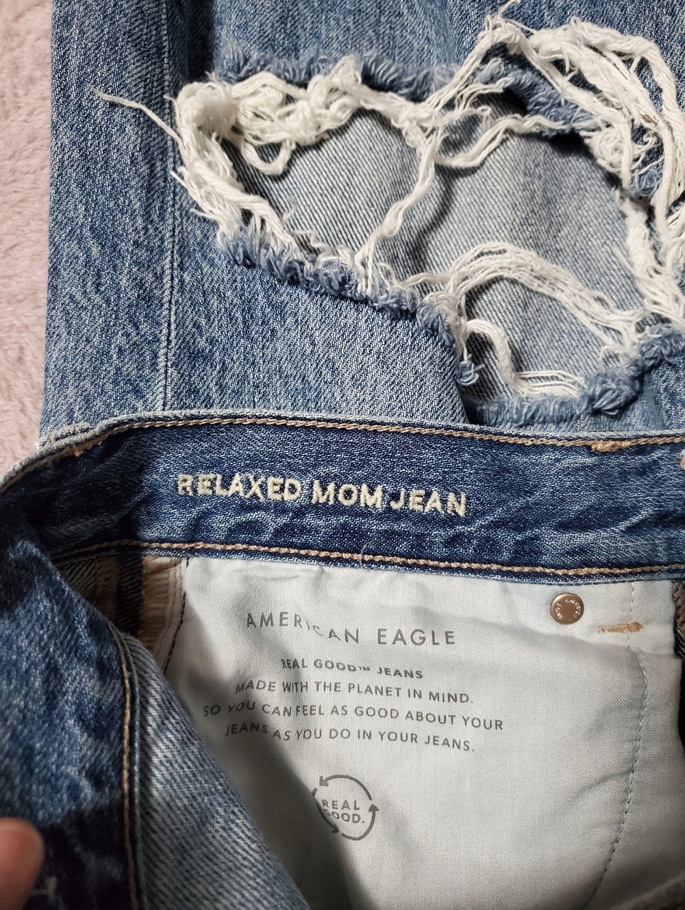 American Eagle Size 8 High-Waisted Relaxed Mom Jean - Picture 9 of 13